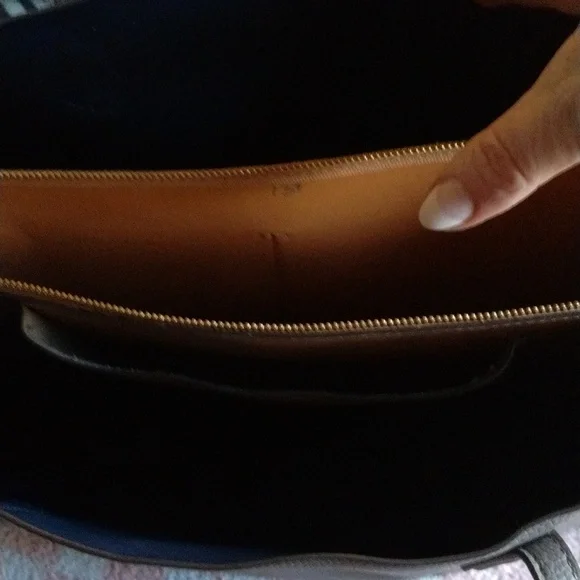 Elegant Tory Burch Gray Tote Bag - Picture 3 of 5